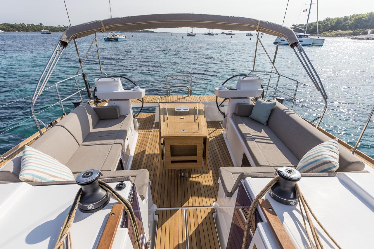 Photo #5 - Dufour 520 GL (Eurus) in Primosten - 42021
