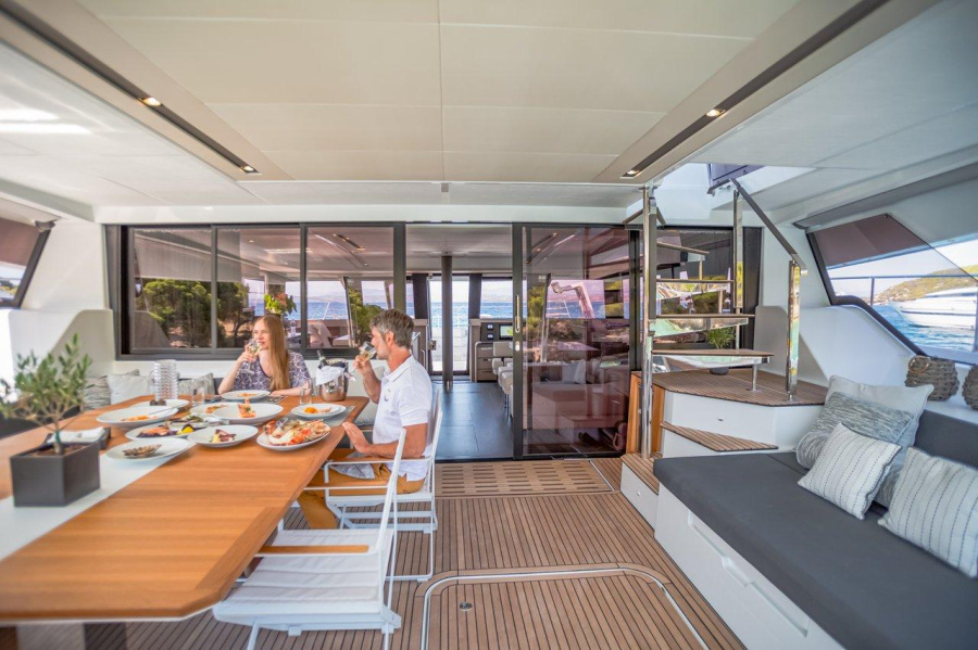 Photo #11 - Fountaine Pajot Power 67 (Dompe) en Salerno - 42024