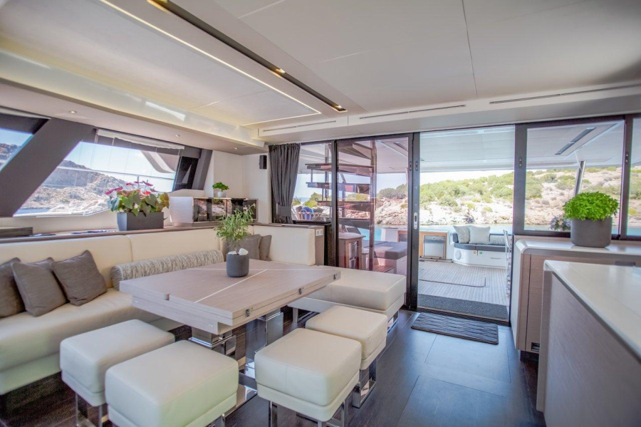 Photo #14 - Fountaine Pajot Power 67 (Dompe) en Salerno - 42024