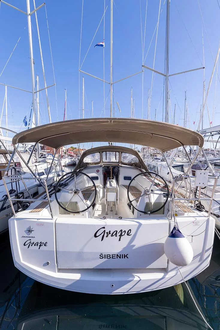 Sun Odyssey 349 (Grape)  - 2