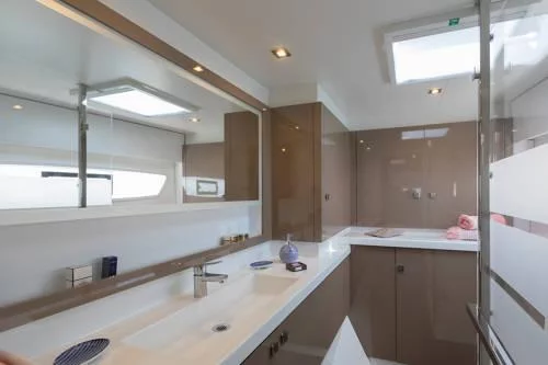 Fountaine Pajot Astrea 42 - 4 + 1 cab. (Deutz)  - 10