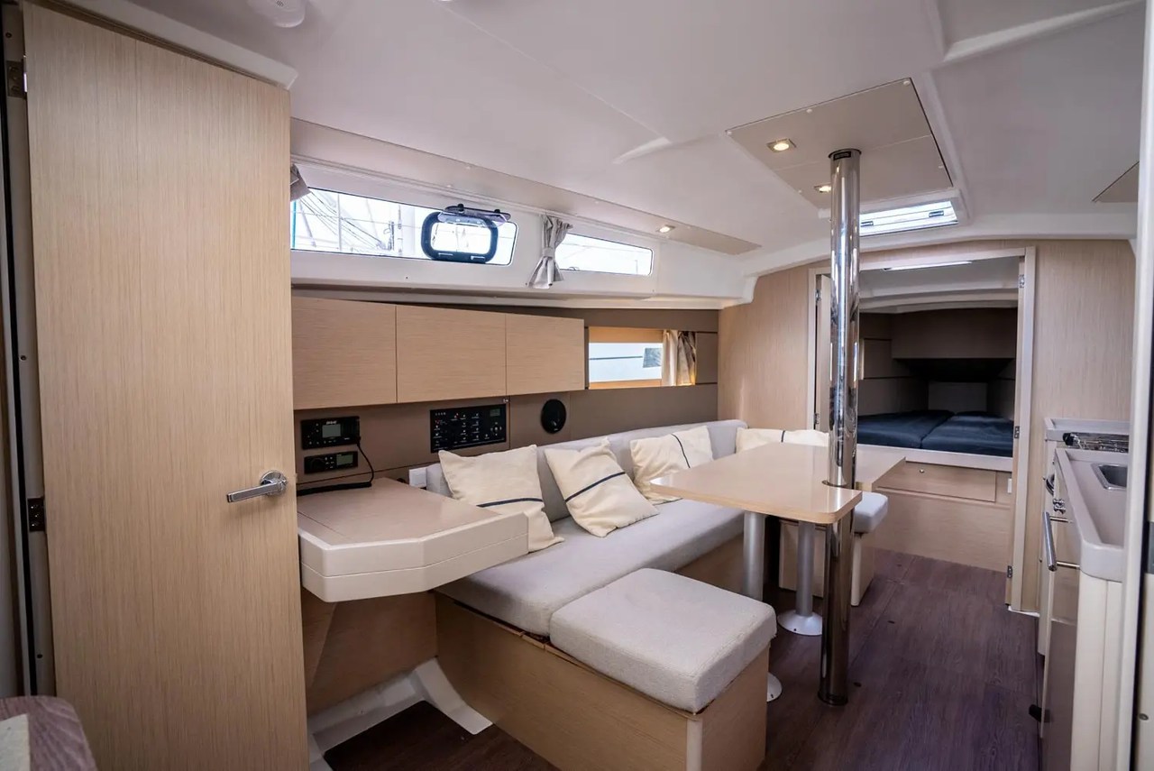 Photo #7 - Oceanis 35.1 (Malilu) in Toulon - 42052