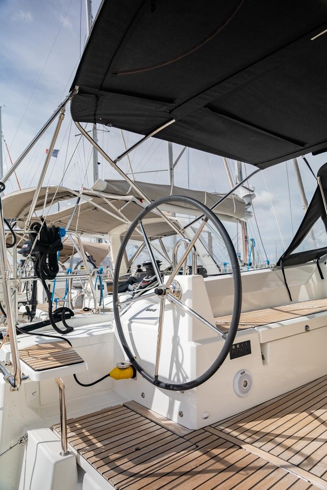 Photo #4 - Oceanis 40.1 (Polemas) in Toulon - 42053
