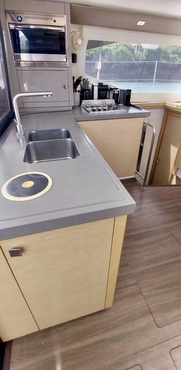 Photo #5 - Fountaine Pajot Lucia 40 - 4 cab. (Aqua Panda) in Jolly Harbour - 42077