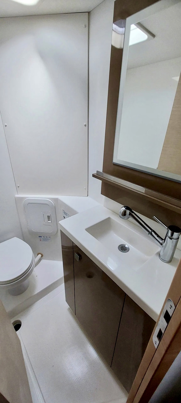 Photo #9 - Fountaine Pajot Lucia 40 - 4 cab. (Aqua Panda) in Jolly Harbour - 42077
