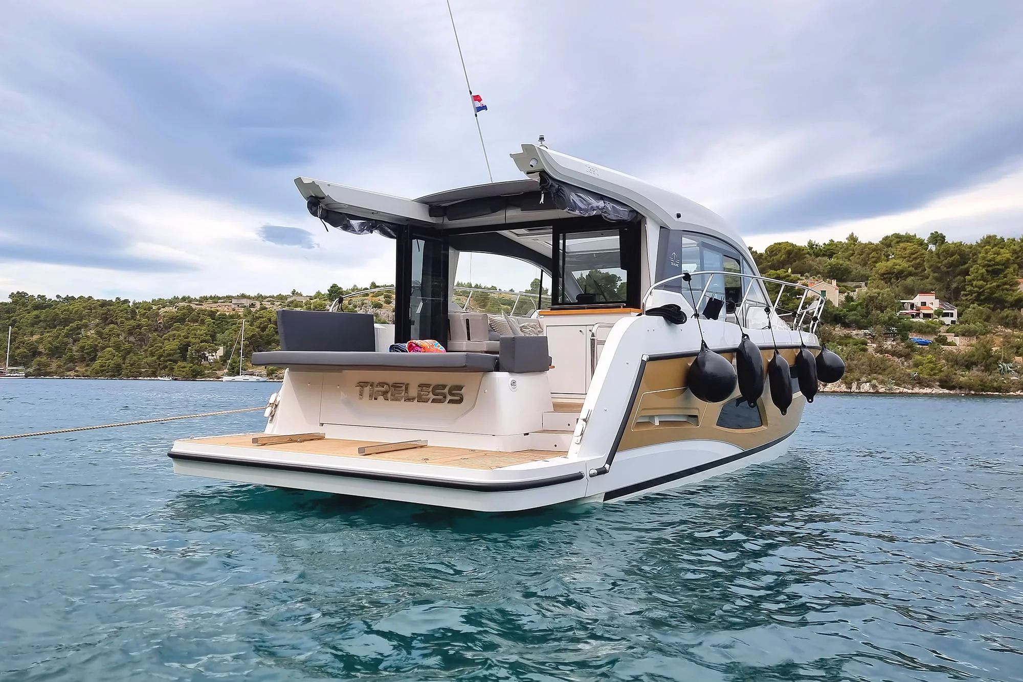 Sealine C390 (Tireless)  - 3