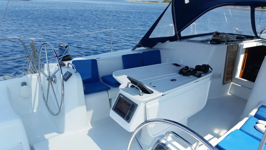 Photo #4 - Cyclades 50.5 - 5 + 1 cab. (Amirante) in Athens - 42097