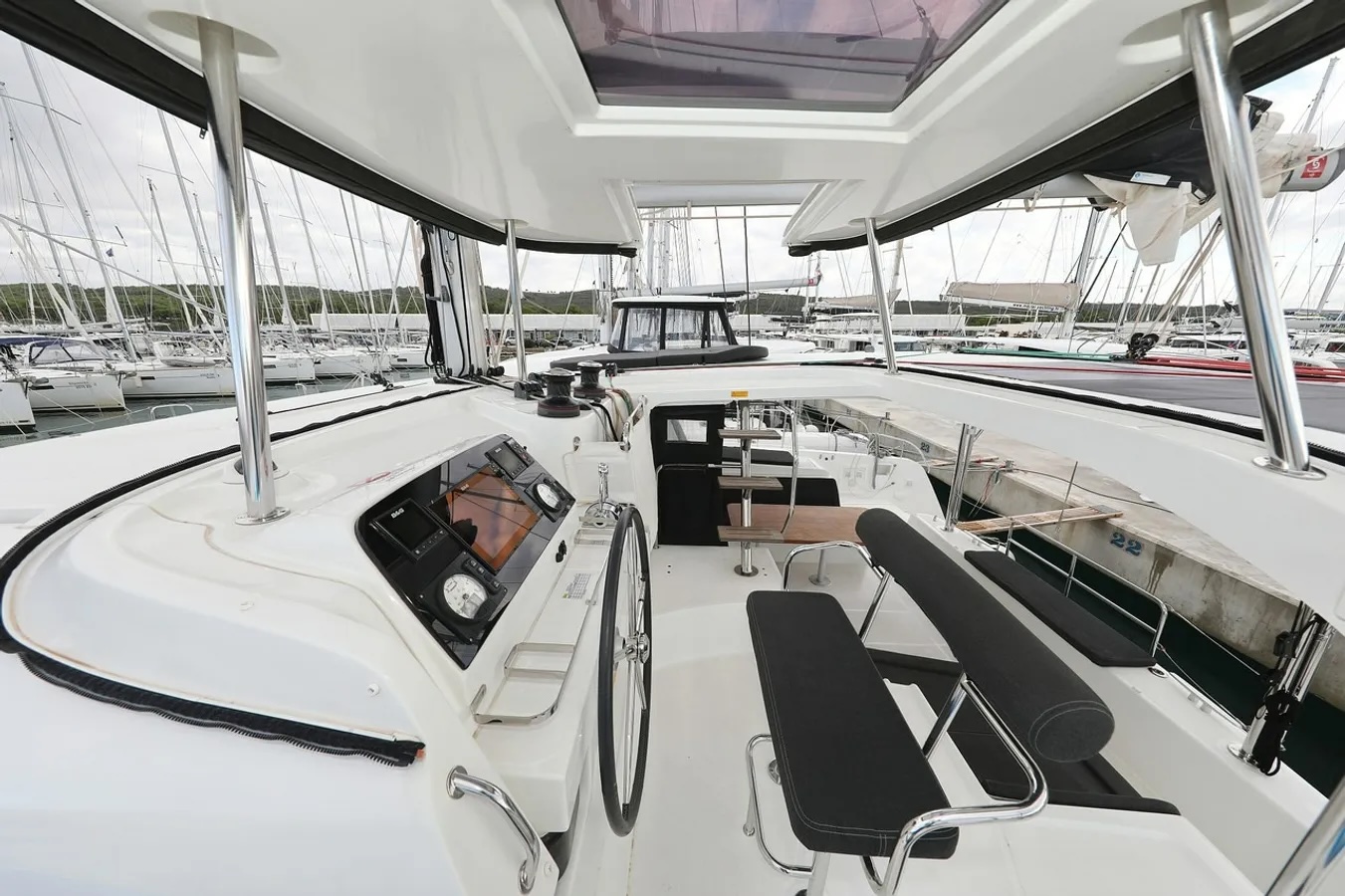 Photo #6 - Lagoon 42 - 4 + 2 cab. (Lila) in Kastela - 42112