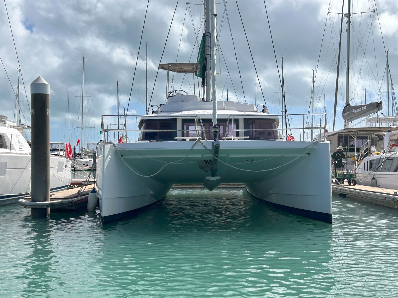 Photo #3 - Bali 4.3 (CELENO) in Airlie Beach - 42133
