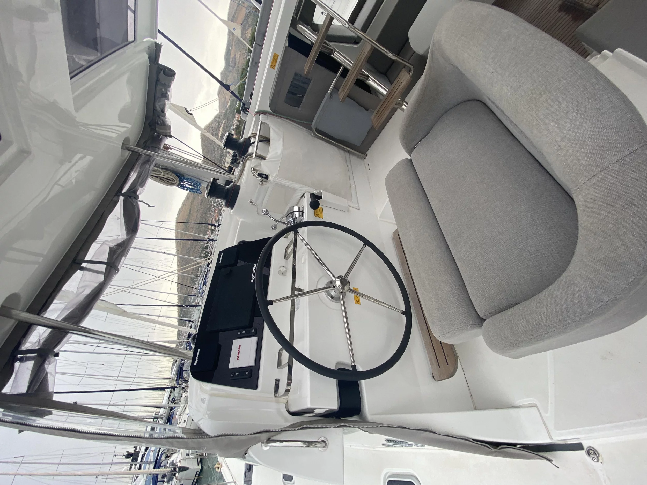 Lagoon 42 - 4 + 1 cab. (Brunhilde)  - 7