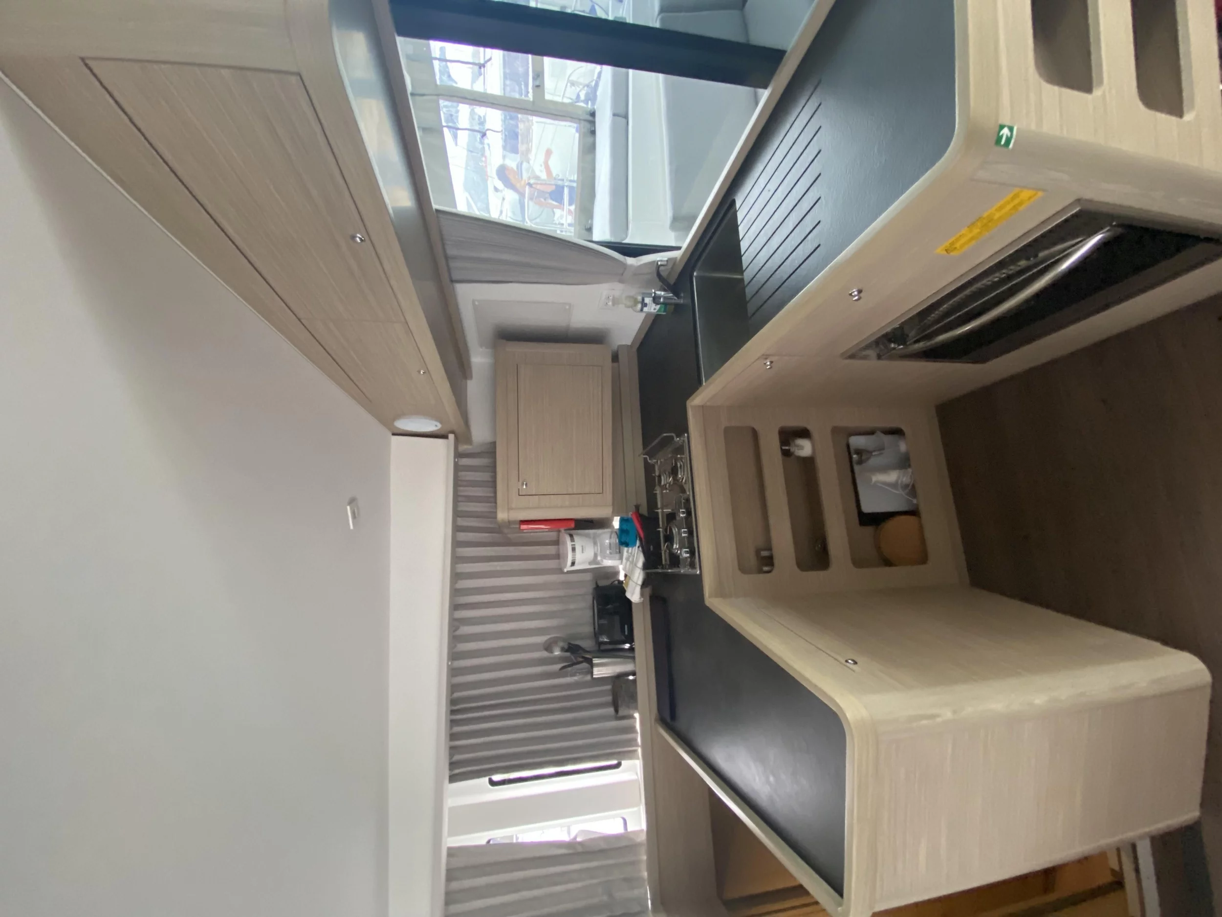 Lagoon 42 - 4 + 1 cab. (Brunhilde)  - 12