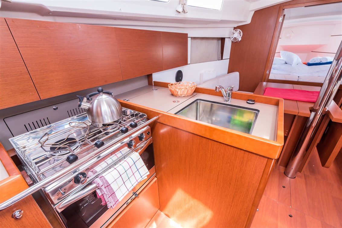 Photo #10 - Oceanis 35.1 (Lampuga) en Split - 42242