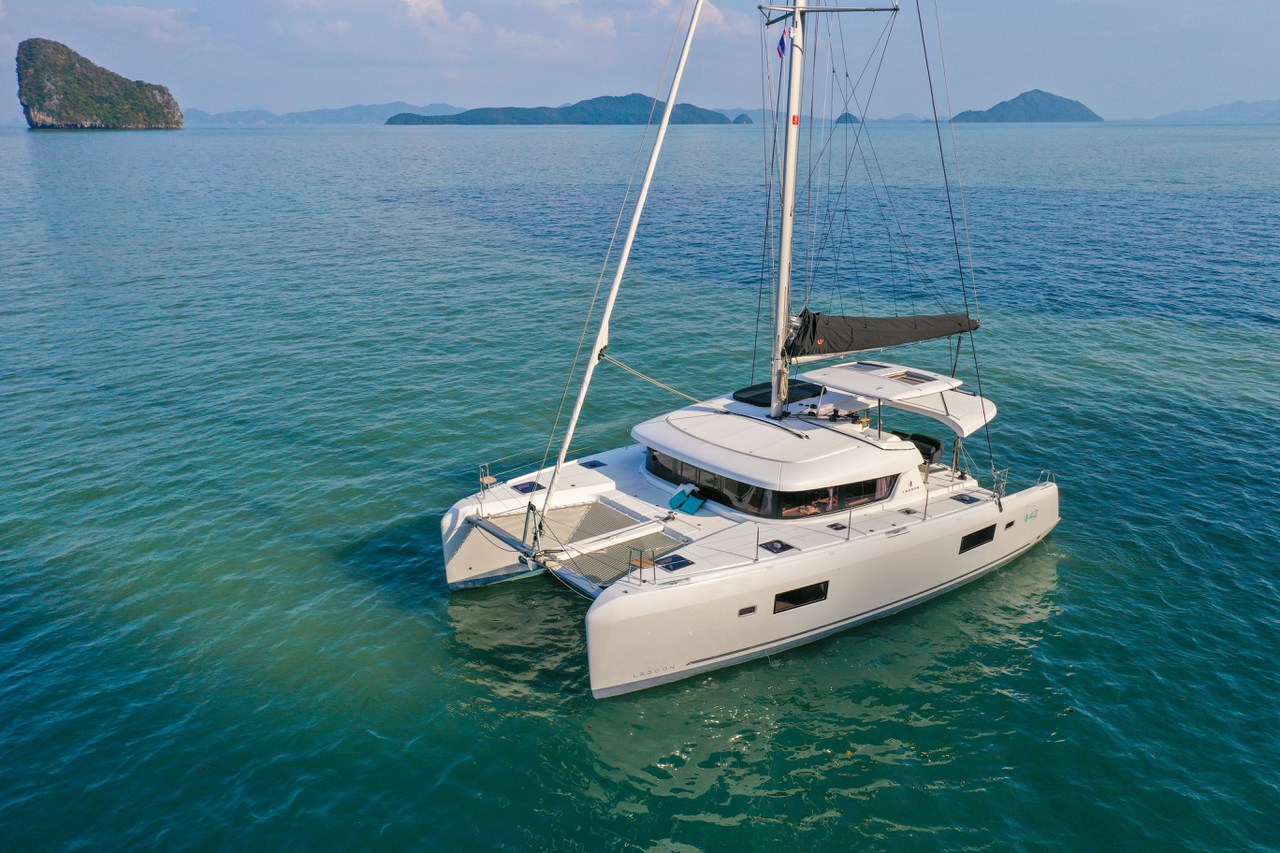 Photo #1 - Lagoon 42 - 4 + 2 cab. (Lizzy II) in Trogir - 42247
