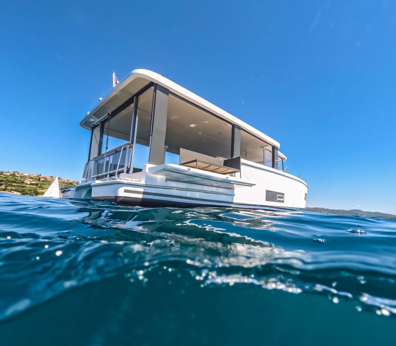 Photo #4 - Island Cruising Boat - 4 + 1 cab. (SEALODGE II) in Parham Town - 42258