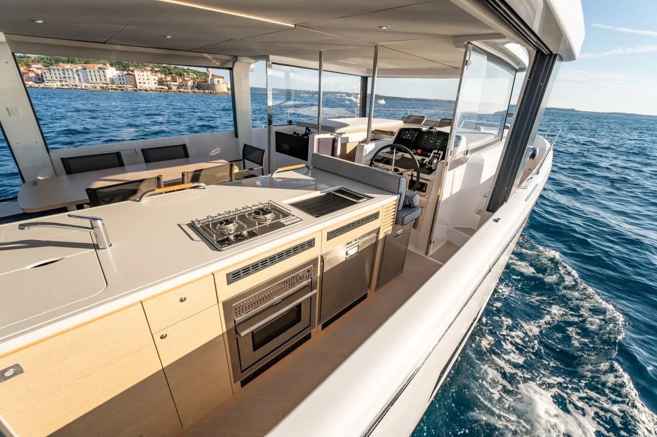 Island Cruising Boat - 4 + 1 cab. (SEALODGE II)  - 10