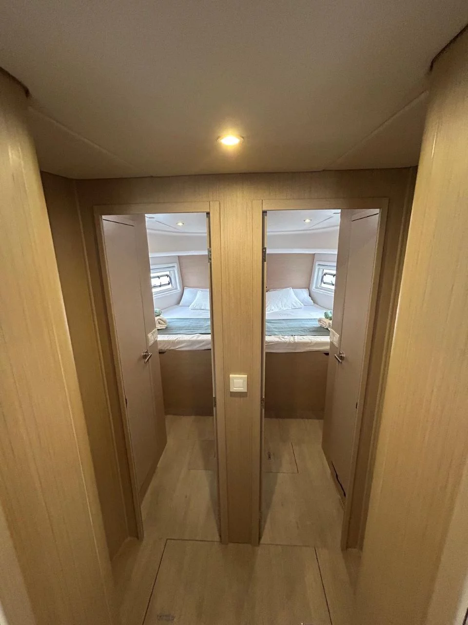 Island Cruising Boat - 4 + 1 cab. (SEALODGE II)  - 14