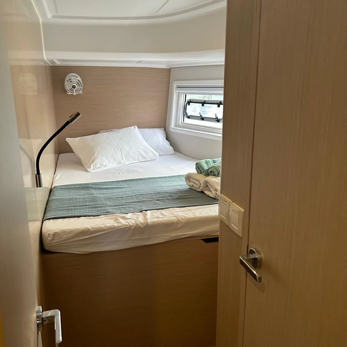 Island Cruising Boat - 4 + 1 cab. (SEALODGE II)  - 15