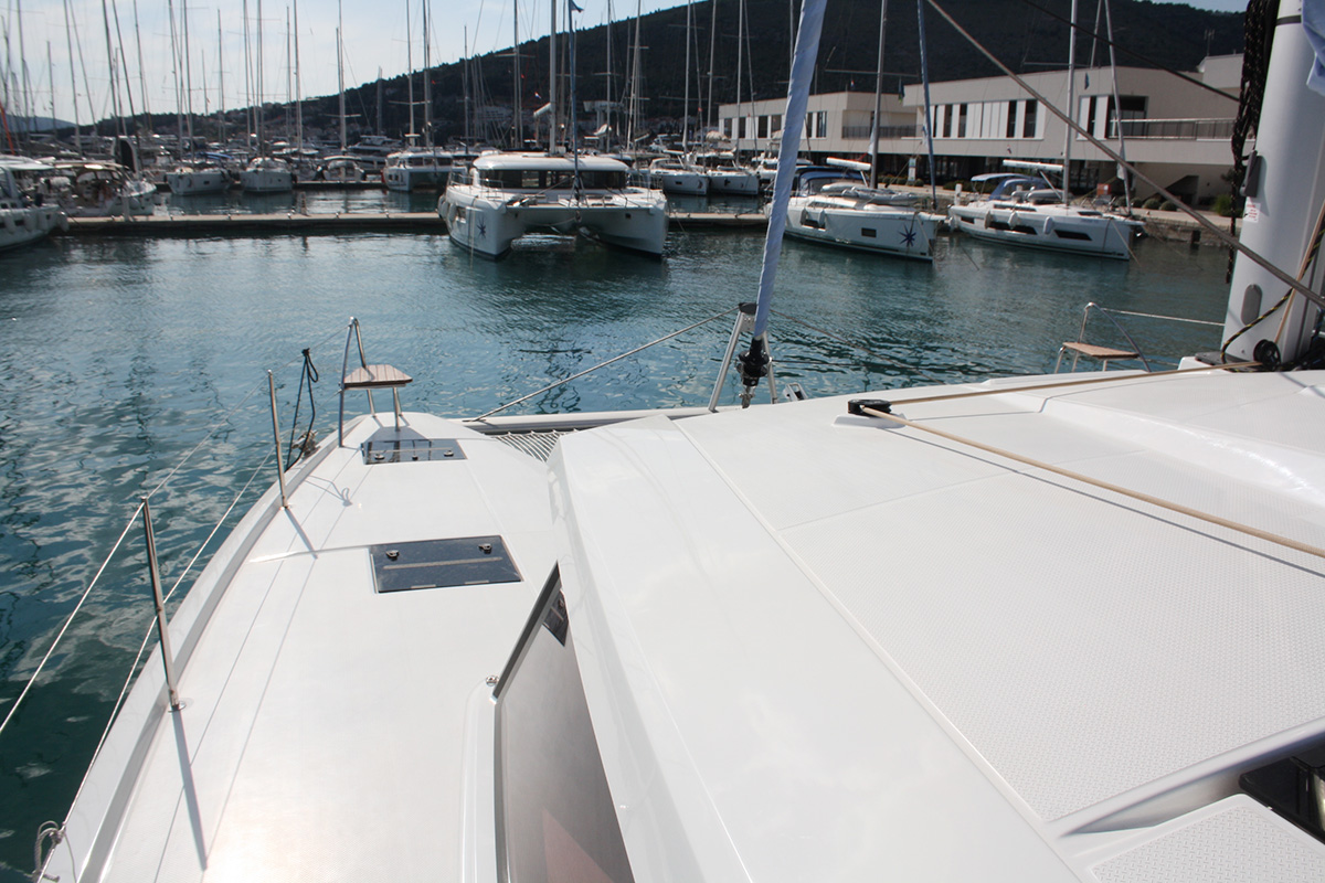 Photo #9 - Fountaine Pajot Astrea 42 (Mae Fee) en Trogir - 42275