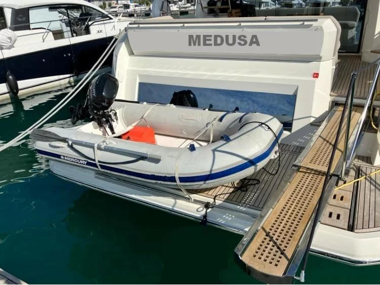 Prestige 520 Flybridge (Medusa)  - 2