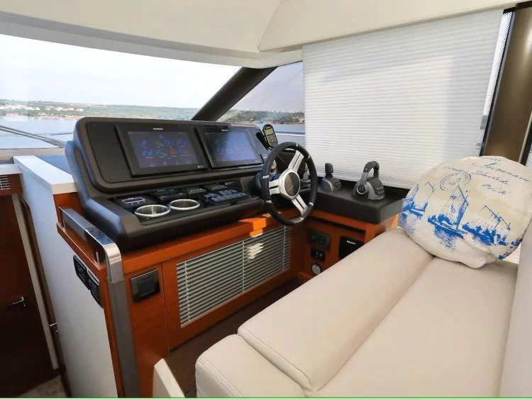 Prestige 520 Flybridge (Medusa)  - 3