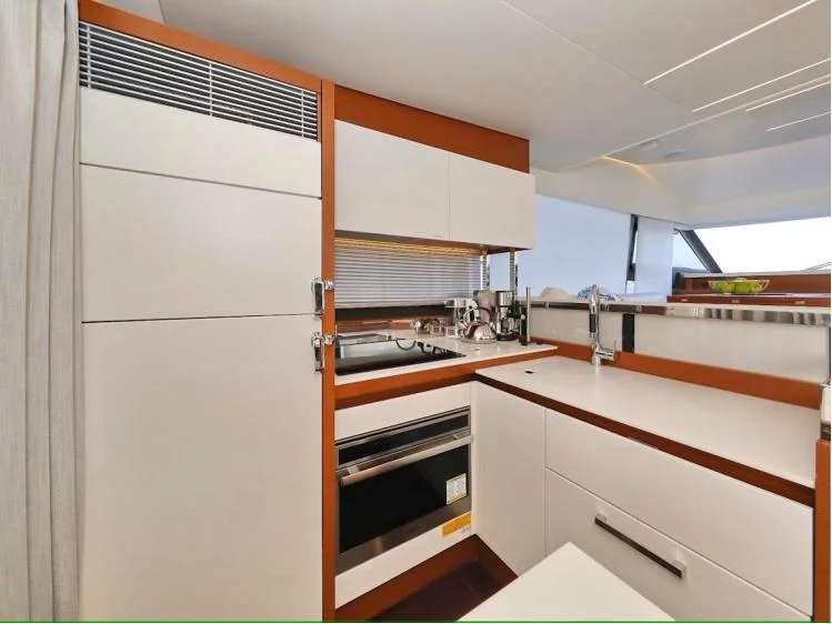 Prestige 520 Flybridge (Medusa)  - 16