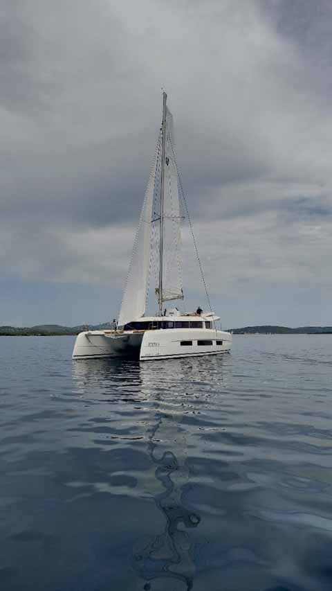 Photo #3 - Dufour 48 Catamaran - 5 + 1 cab. (Dreamland) in Split - 42297
