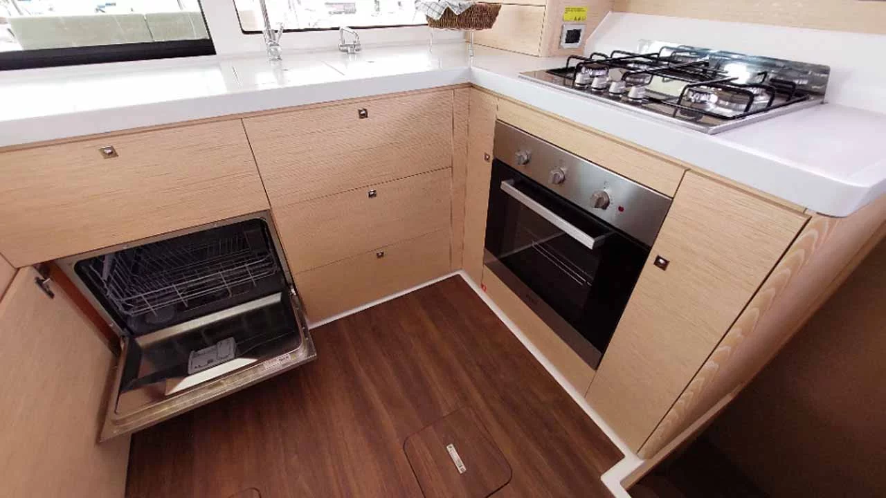 Dufour 48 Catamaran - 5 + 1 cab. (Dreamland)  - 15
