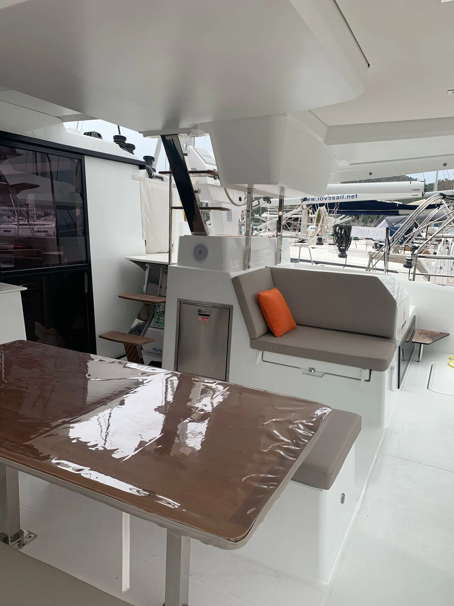 Fountaine Pajot Tanna 47 - 5 + 1 cab. (Blue Angel)  - 11