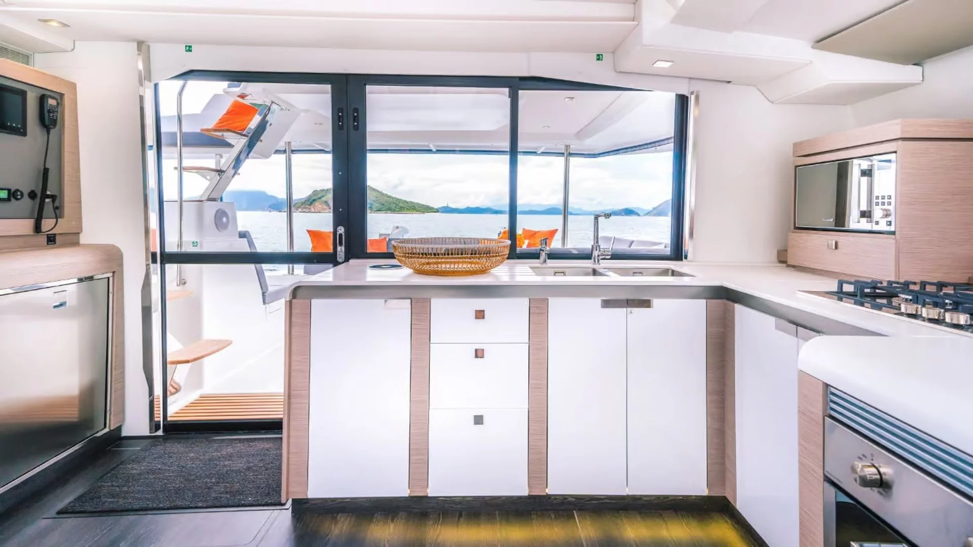 Fountaine Pajot Tanna 47 - 5 + 1 cab. (Blue Angel)  - 19