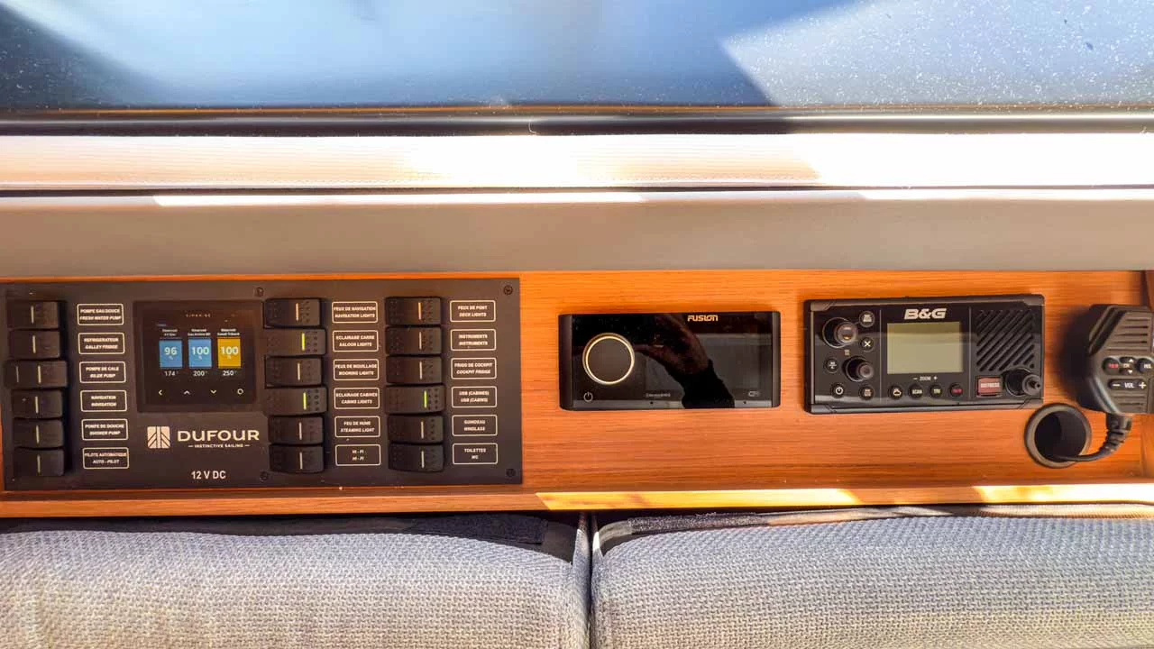 Dufour 41 Performance - 3 cab. (Nine to five)  - 19