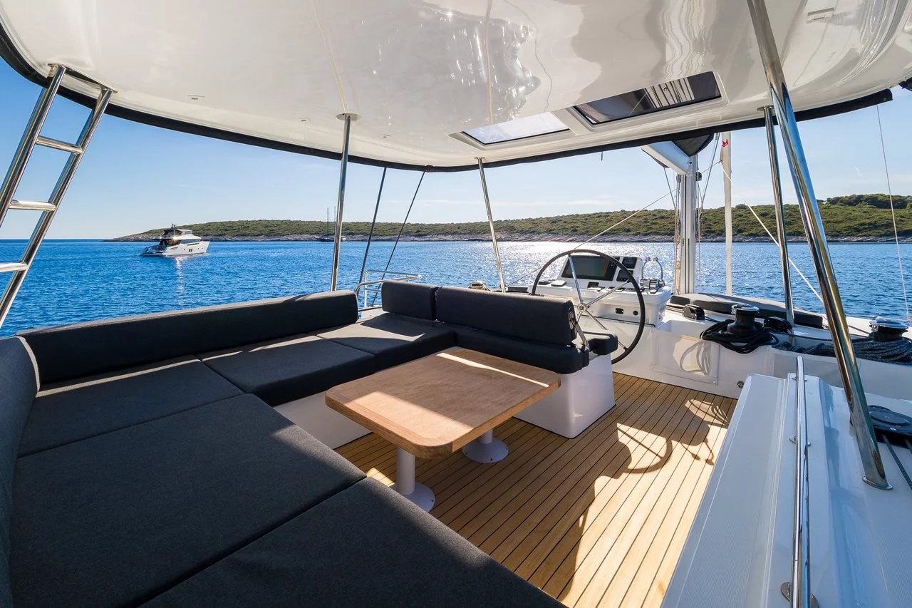 Lagoon 51 OW - 4 + 1 cab. (Catwalk)  - 3