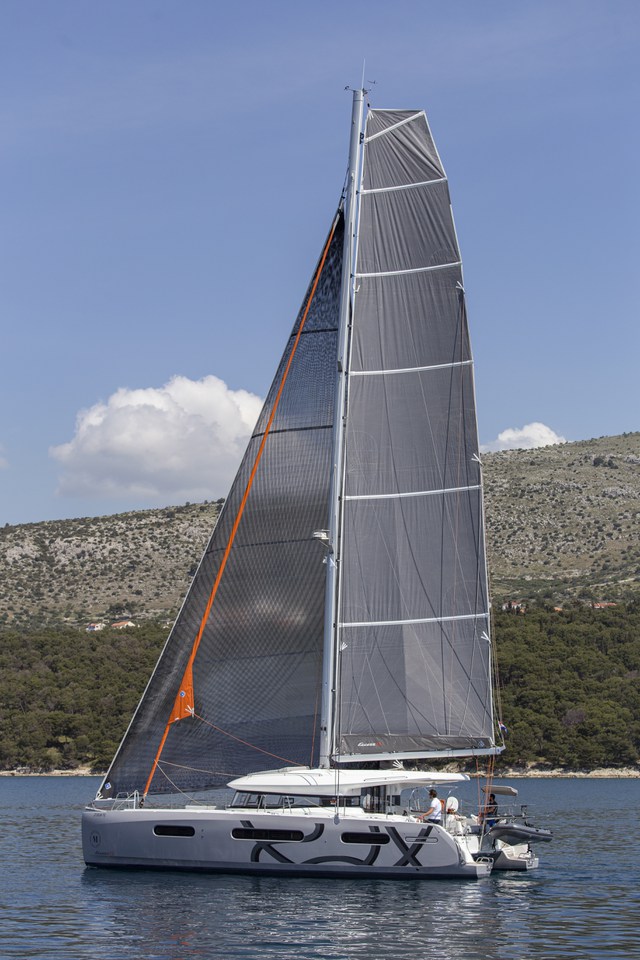 Photo #5 - Excess 15 - 6 + 2 cab. (White Lotus) in Mitikas - 42318
