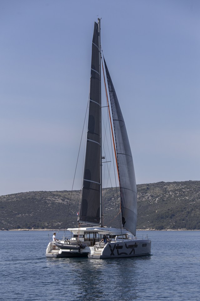 Photo #6 - Excess 15 - 6 + 2 cab. (White Lotus) in Mitikas - 42318