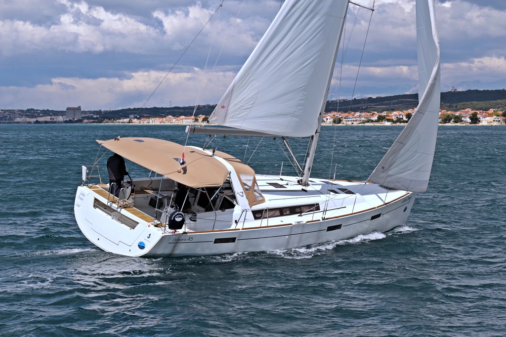 Photo #1 - Oceanis 45 - 4 cab. (Golden Dreams) en Sukosan - 42350