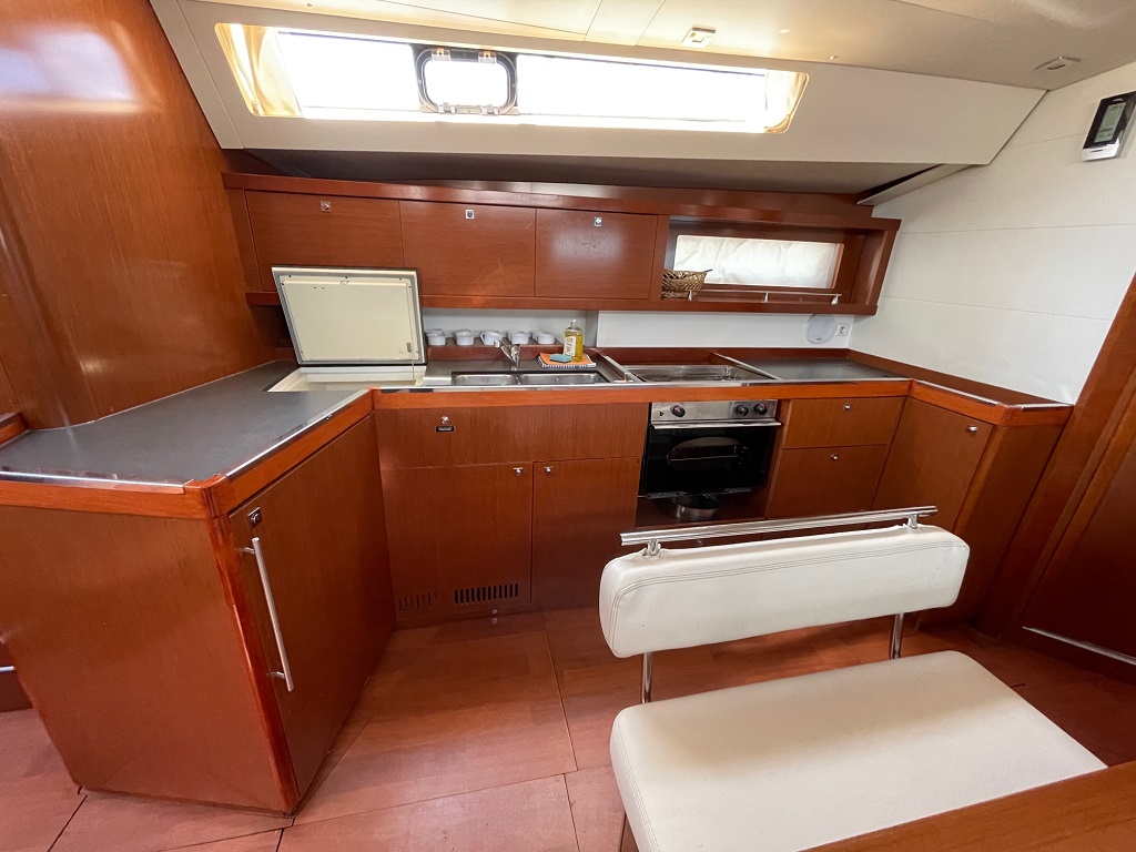 Photo #9 - Oceanis 45 - 4 cab. (Golden Dreams) en Sukosan - 42350