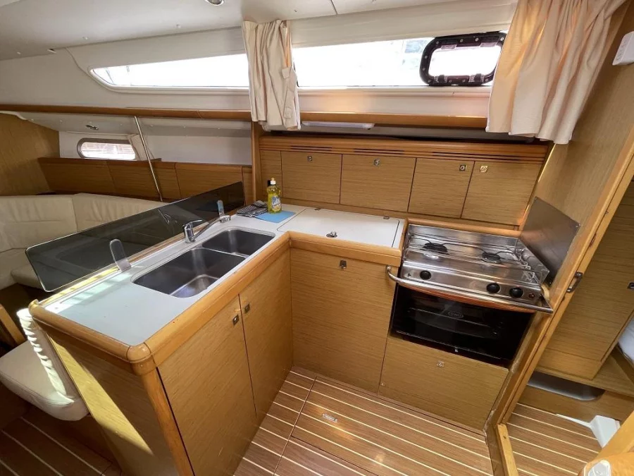 Sun Odyssey 36i (Sedna)  - 9
