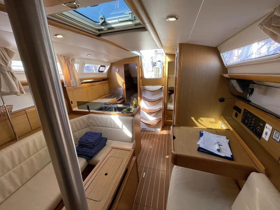 Sun Odyssey 36i (Sedna)  - 11