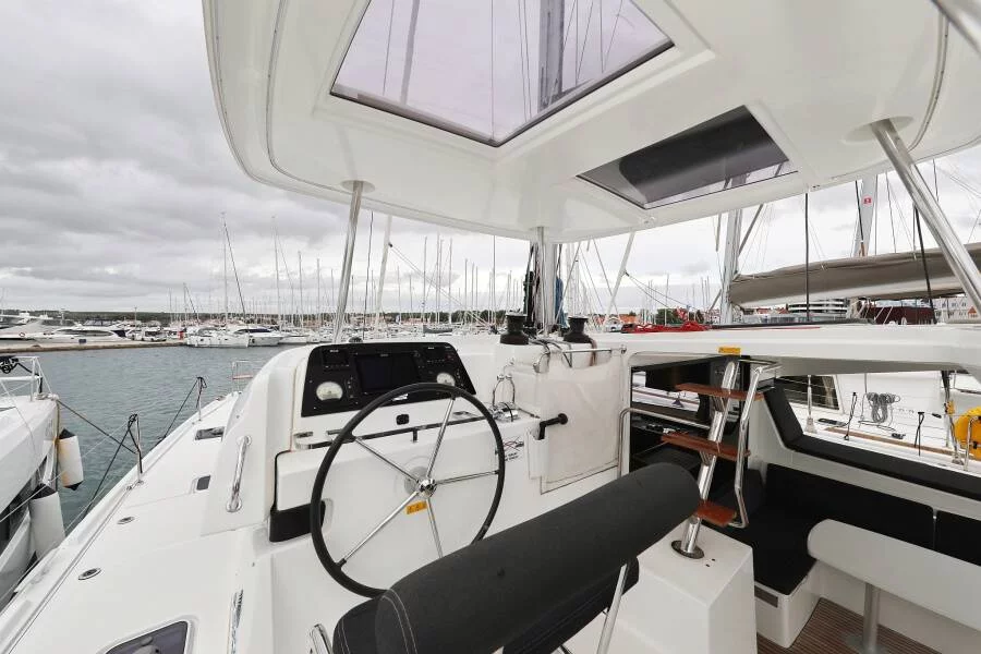Lagoon 42 - 4 + 2 cab. (Ice Cat)  - 8