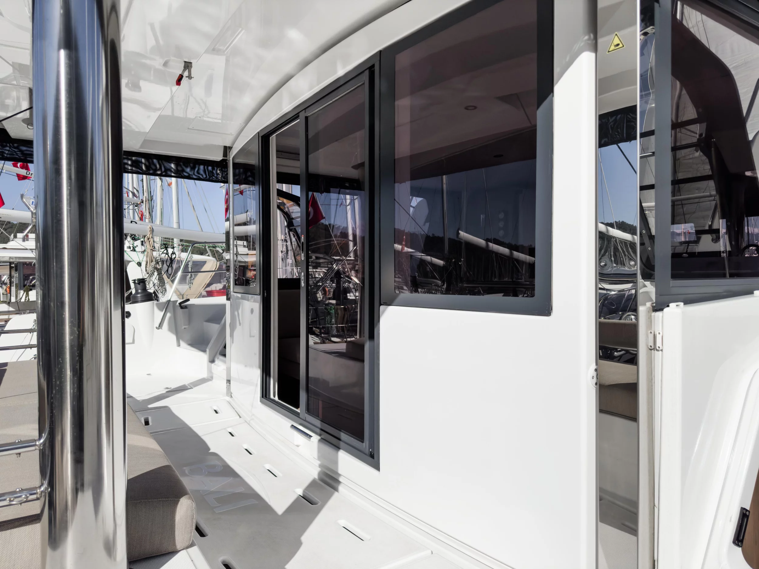 Bali 4.8 - 5 + 1 cab (Pagora)  - 3