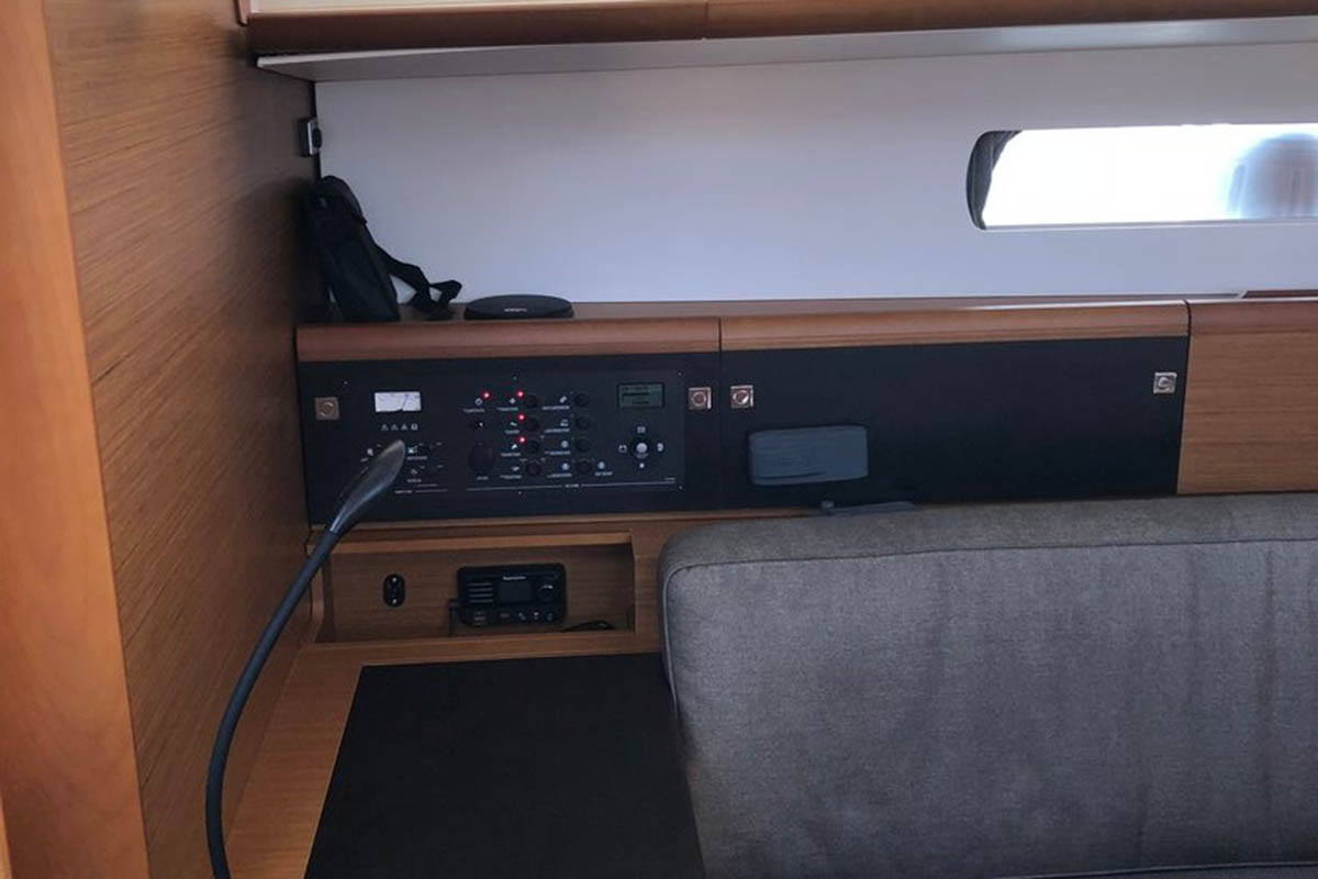 Photo #18 - Sun Odyssey 479 - 4 cab. (Albinez) in Elliniko - 42428