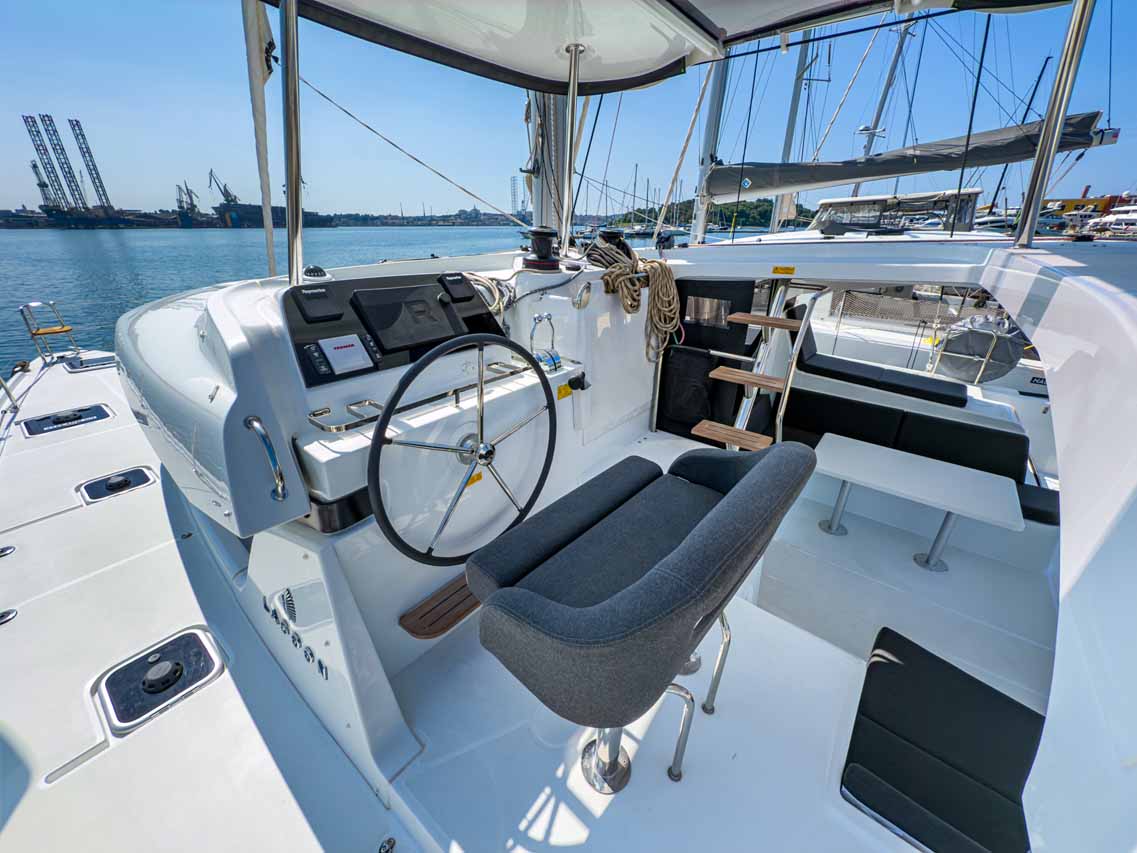 Photo #6 - Lagoon 42 Millenium (Zoe) in Pula - 42449