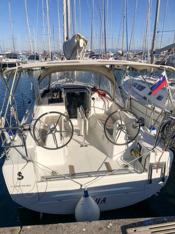 Oceanis 30.1 (Arya)  - 2