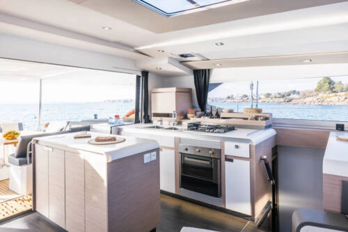 Photo #6 - Fountaine Pajot Aura 51 (Maeva) in La Rochelle - 42614