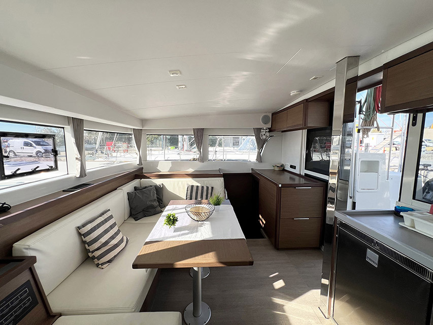 Photo #4 - Lagoon 40 - 4 + 2 cab (Bella Mare) in Atene - 42617