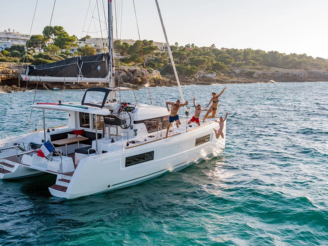 Lagoon 40 - 4 + 2 cab (Bella Mare)  - 4