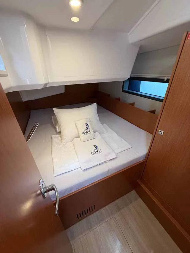 Bavaria C38 (The Cat)  - 16