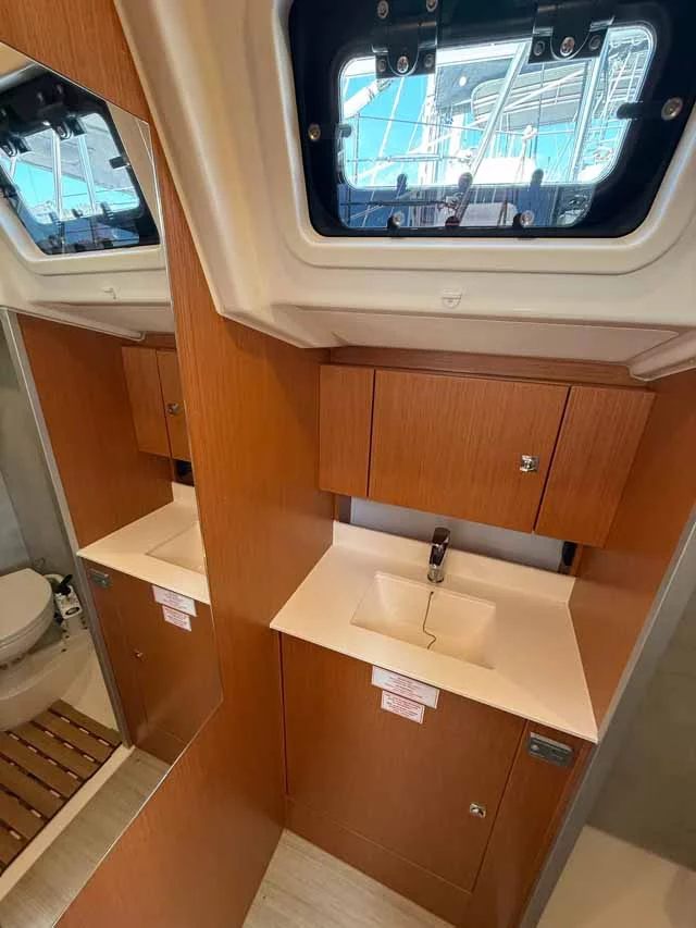 Bavaria C38 (The Cat)  - 17