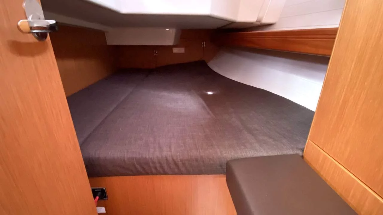 Bavaria Cruiser 34 (Loop)  - 9