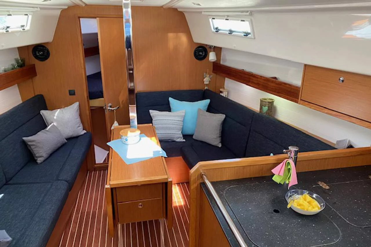Bavaria Cruiser 32 (Friends)  - 9