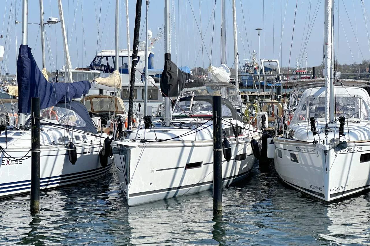 Dufour 382 GL (Nice to Have)  - 4